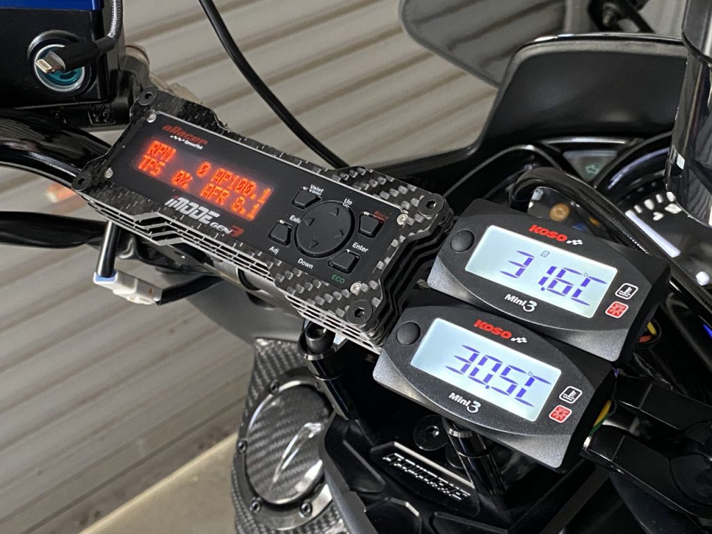 マジェスティS KOSO MINI3 デュアル温度計（油温計&気温計）取り付け
